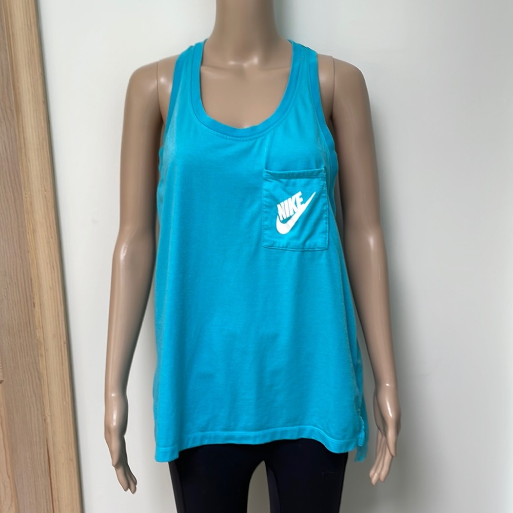 Nike pocket tank top racer back